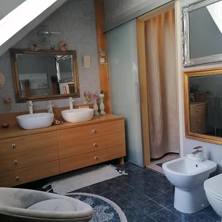 Apartman Unique Apartma In The Center *